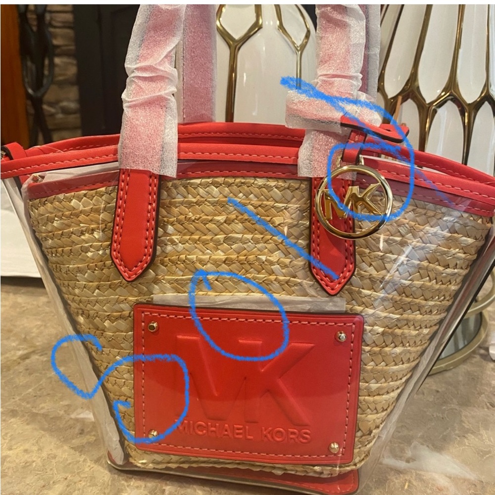 MICHAEL KORS Kimber Small 2 in 1 Zip Tote ♦️This item is sold♦️